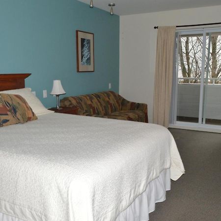 Auberge La Courtepointe Petite-Riviere-Saint-Francois Esterno foto
