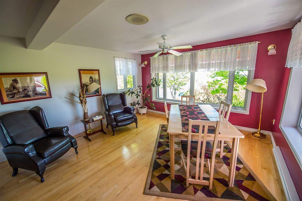 Auberge La Courtepointe Petite-Riviere-Saint-Francois Esterno foto