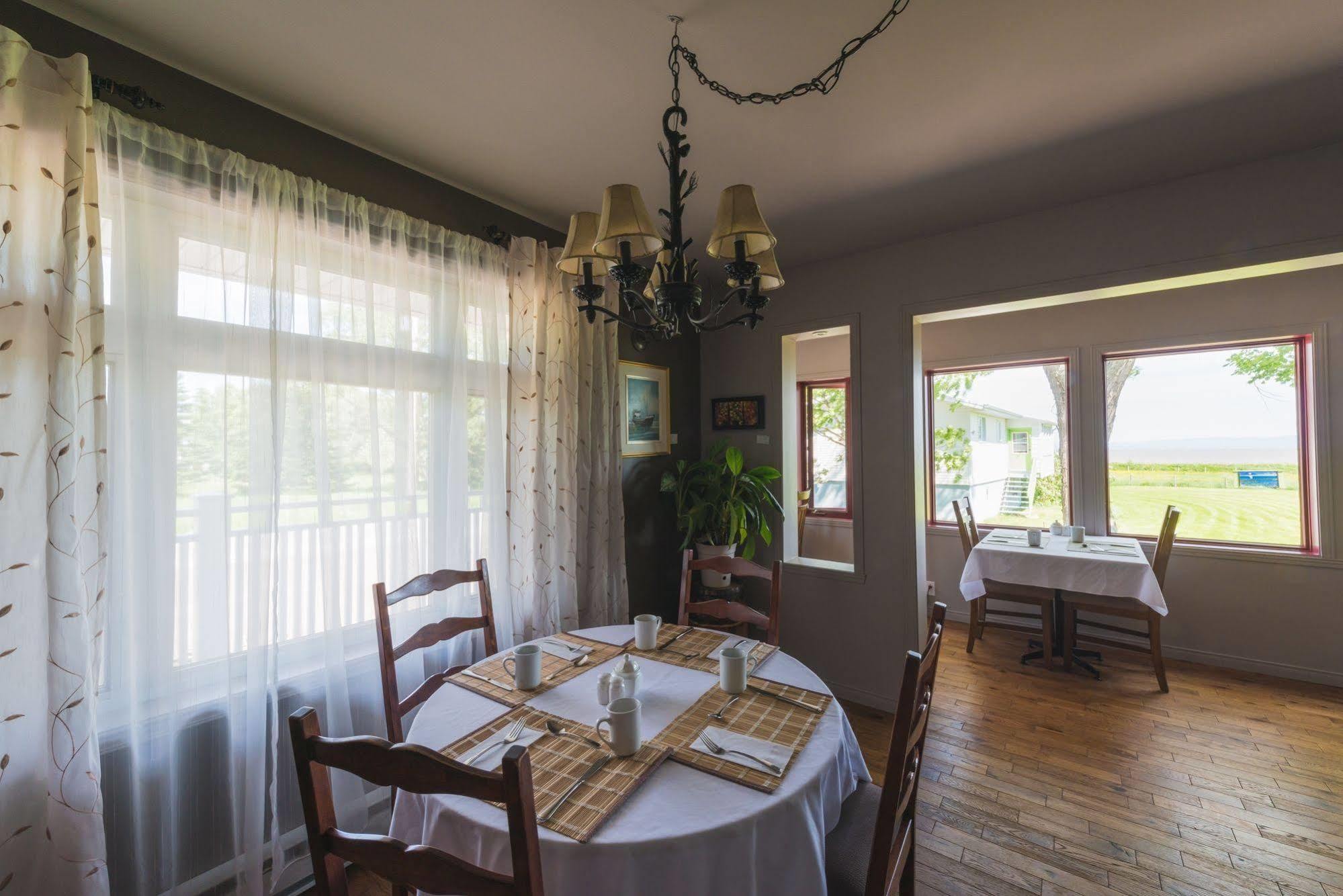 Auberge La Courtepointe Petite-Riviere-Saint-Francois Esterno foto