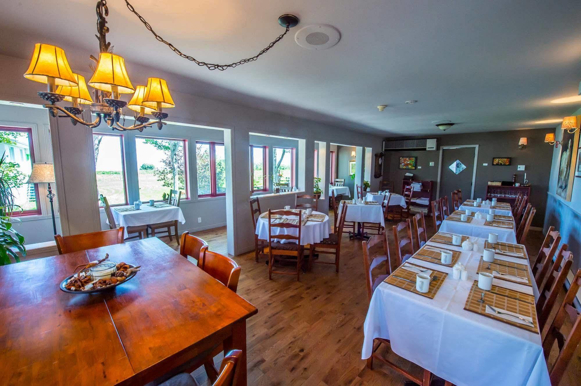 Auberge La Courtepointe Petite-Riviere-Saint-Francois Esterno foto