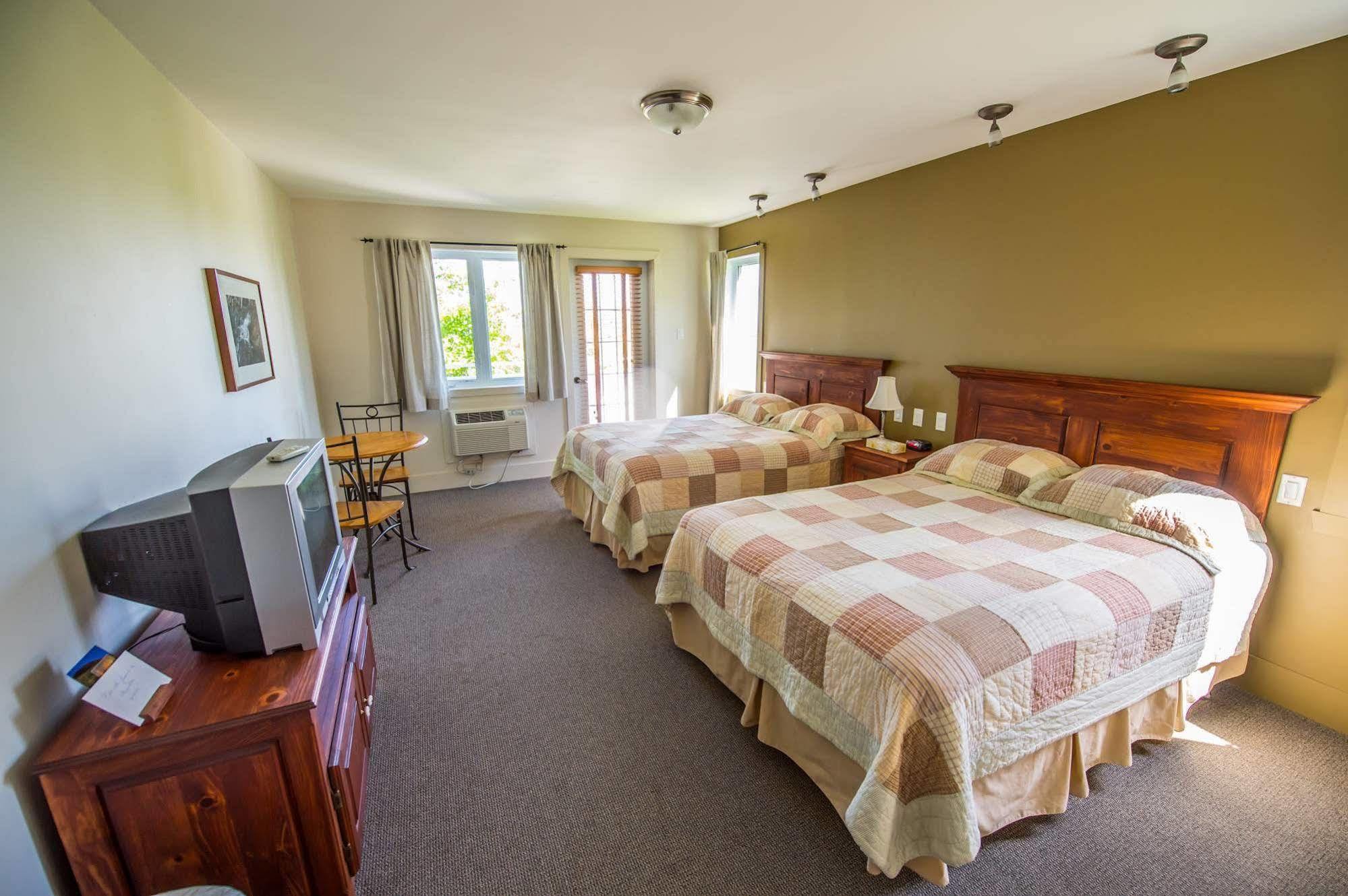 Auberge La Courtepointe Petite-Riviere-Saint-Francois Esterno foto