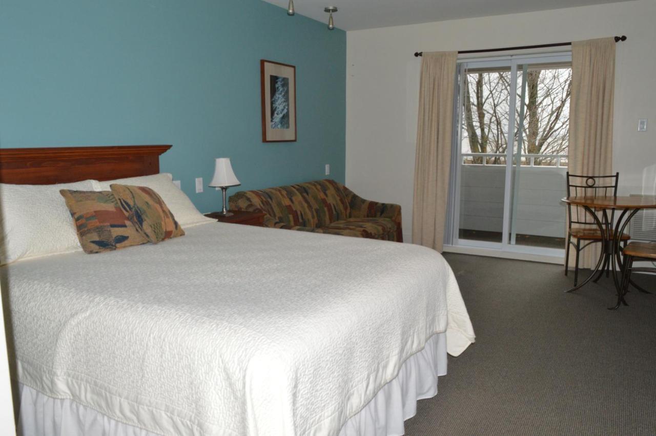 Auberge La Courtepointe Petite-Riviere-Saint-Francois Esterno foto